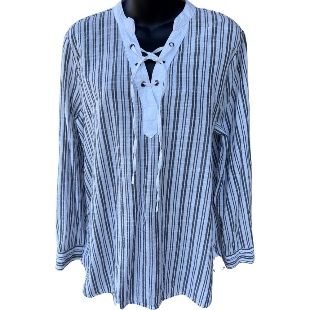 🌸4/$50🌸 Longsleeved Gray and White Striped Tunic